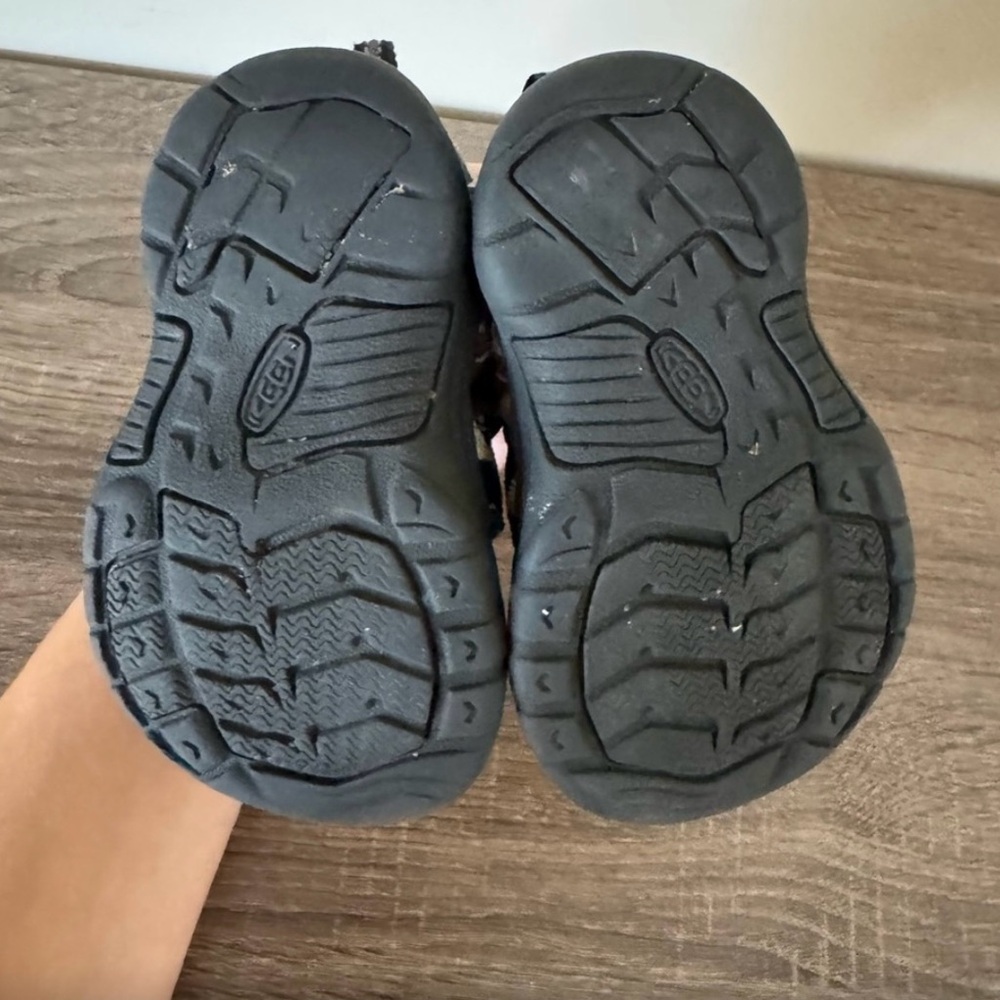 KEEN Kids' Newport H2 Water Sport
Adventure Sandal Multi-Color US Toddler
Sz 6 - Picture 2 of 6